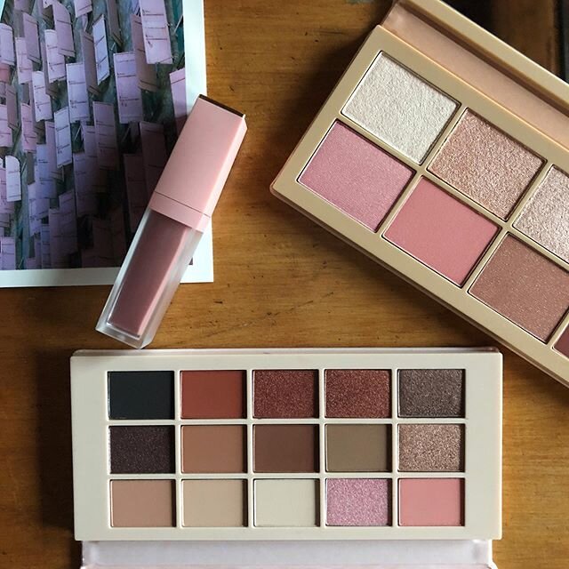 Oh NATURELLE! Easy colors, luxe packaging with an all around nude #colormood 🧖🏼&zwj;♀️ Not the most exciting or innovative, but pleasant and usable. I&rsquo;m going to be honest, the eyeshadows of La Dangereuse became more and more disappointing cr
