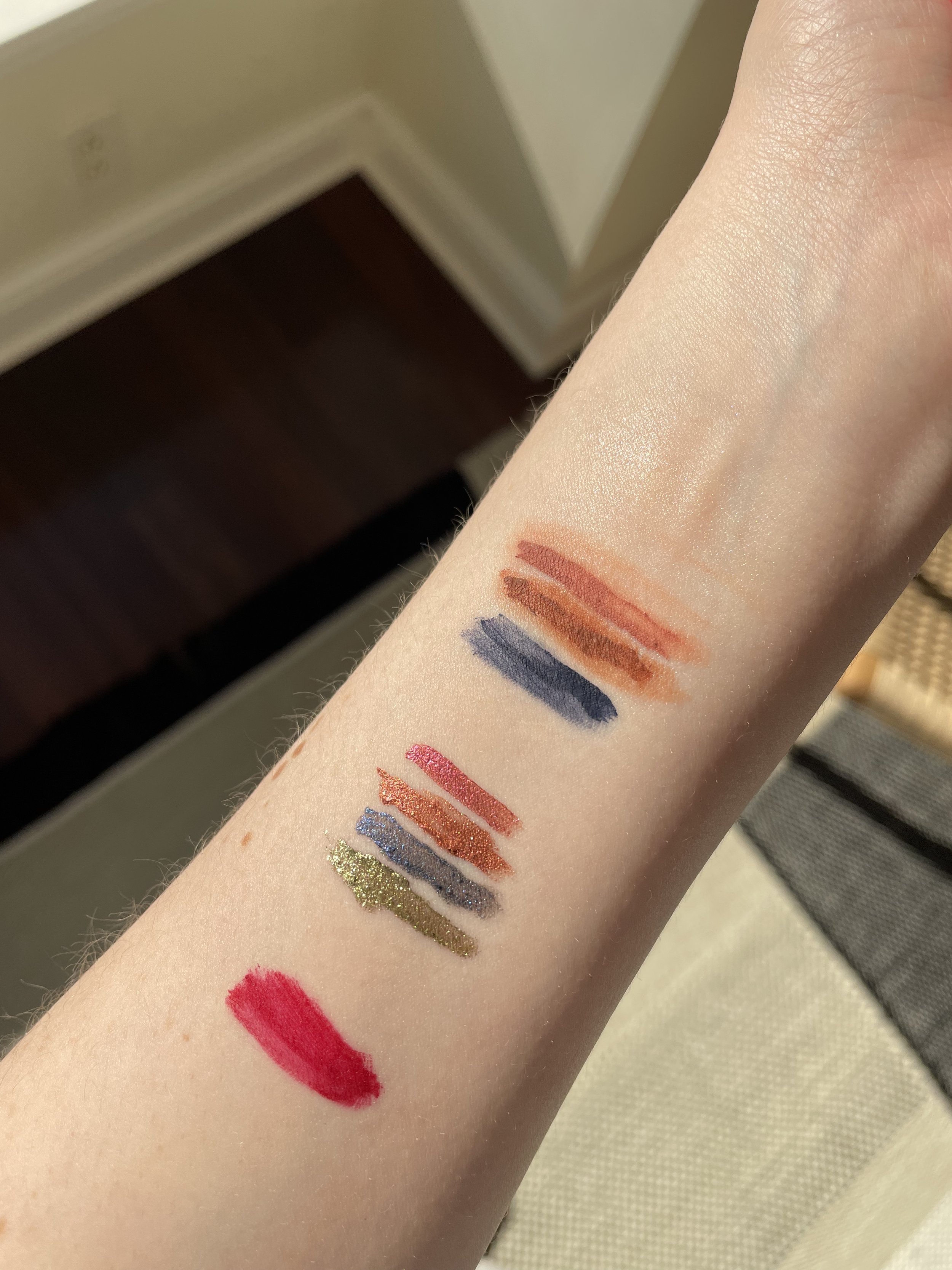  Matte swatches smudged — it sets very quickly, and this is what it looks like when you try to move it around. 