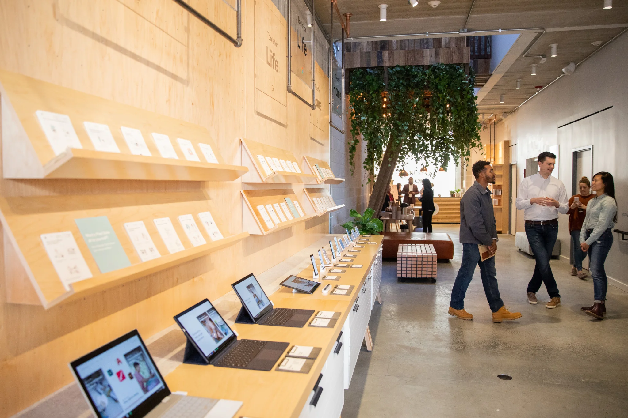 Why Google is Experimenting with Pop-up Stores
