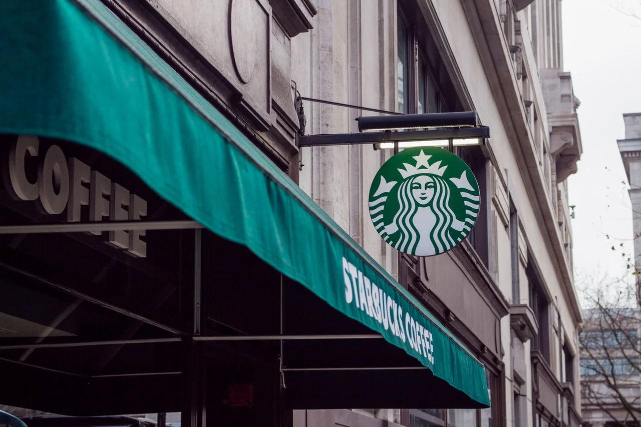How Retailers Like Starbucks Use AI to Improve the Customer Experience