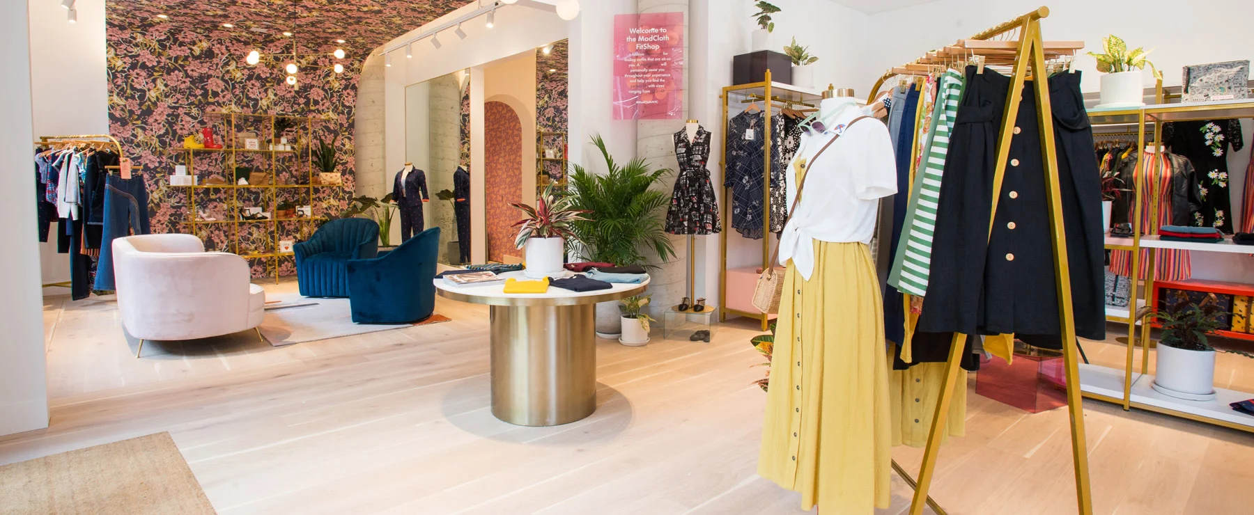 How DTC Brands Like Glossier are Reinventing Retail Stores