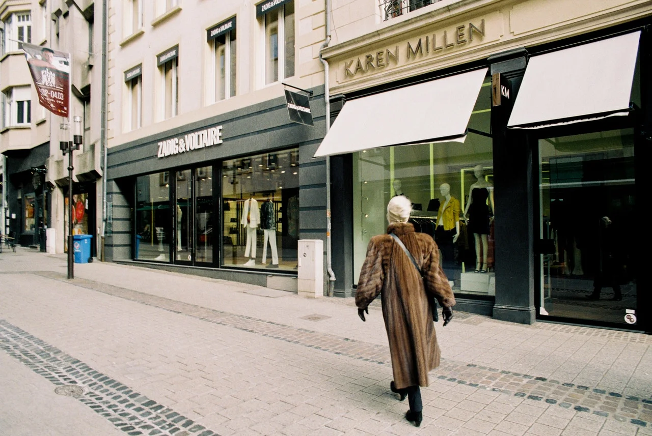 How Retailers Like Louis Vuitton are Using Pop Up Stores to Increase Sales