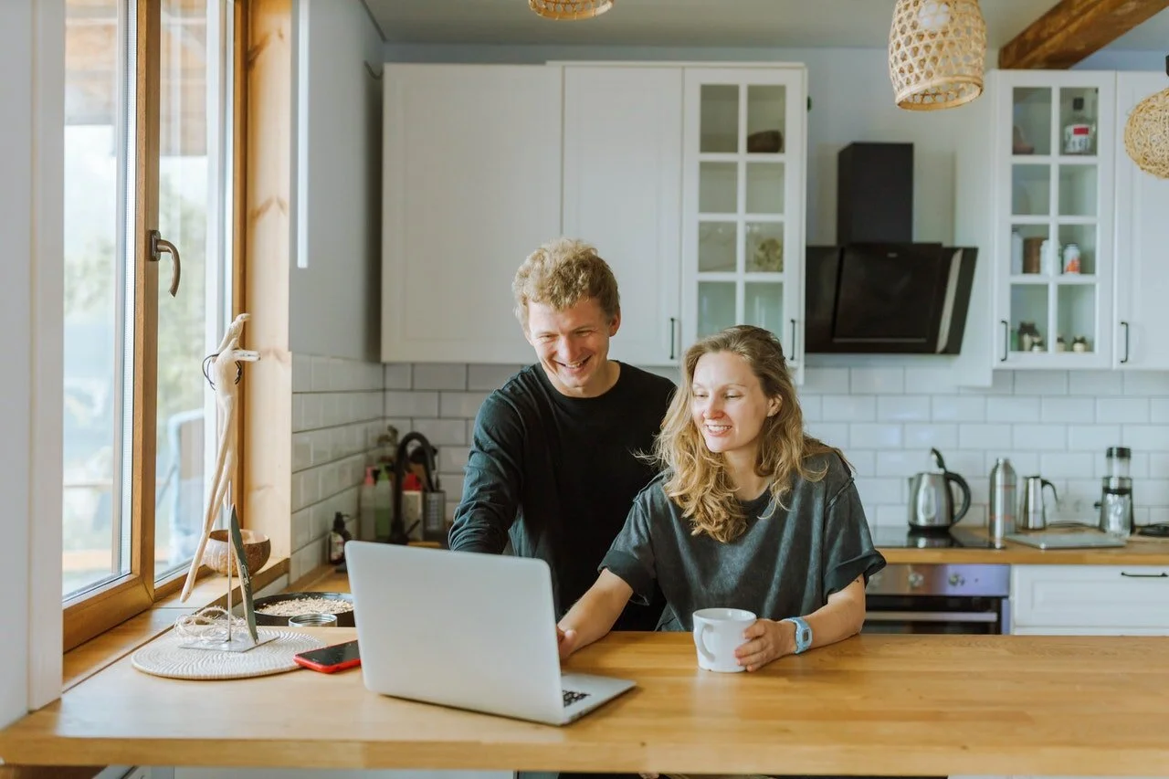 4 Reasons to Sell Direct-to-Consumer Over Wholesale