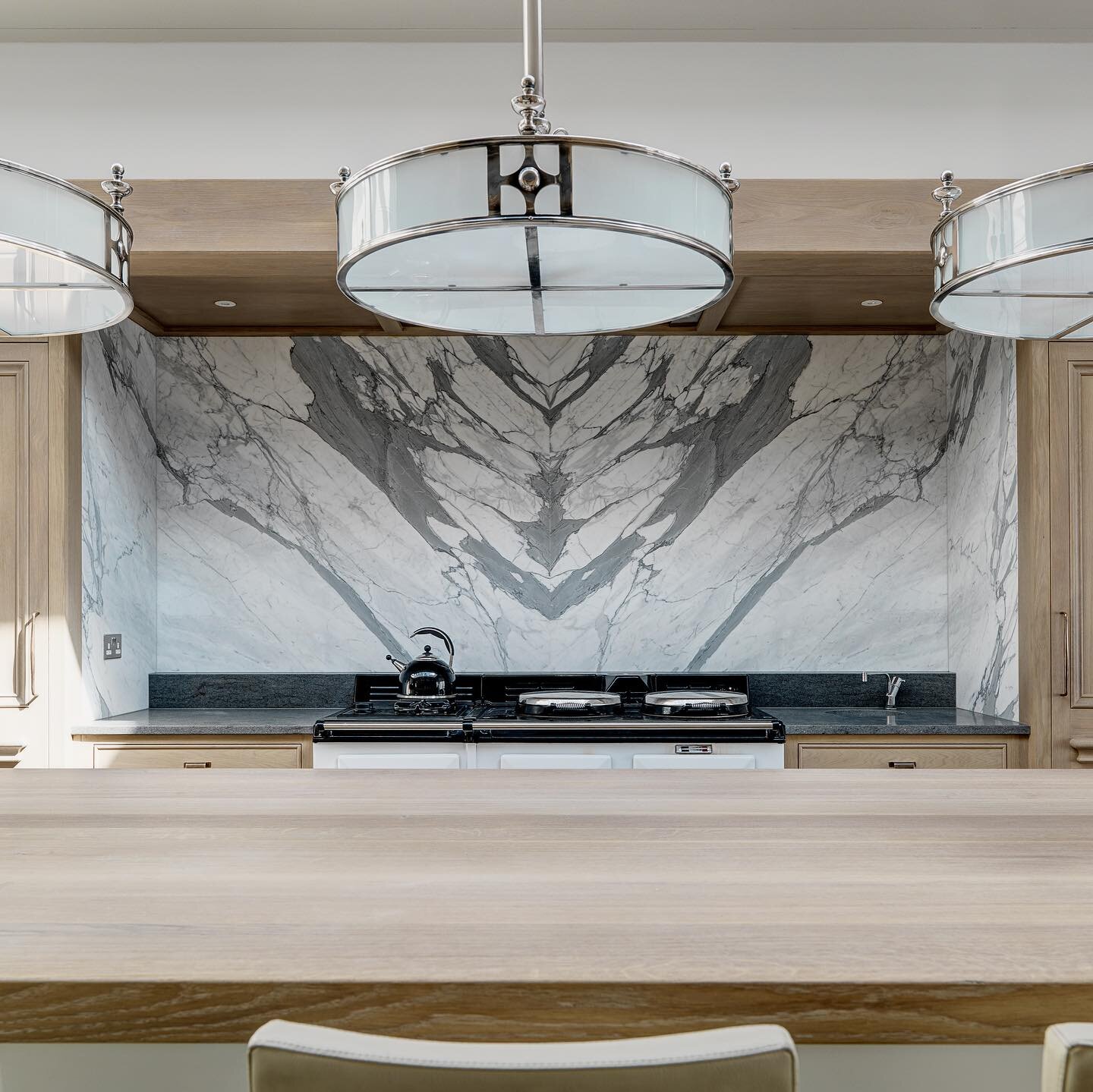 White and timber kitchens are a classic. No matter the style of home, whether it&rsquo;s a contemporary holiday home or a period home with an Aga, this combination is timeless.

Photos by @barrymurphyphotography 

In order of photos shown:

Terenure 