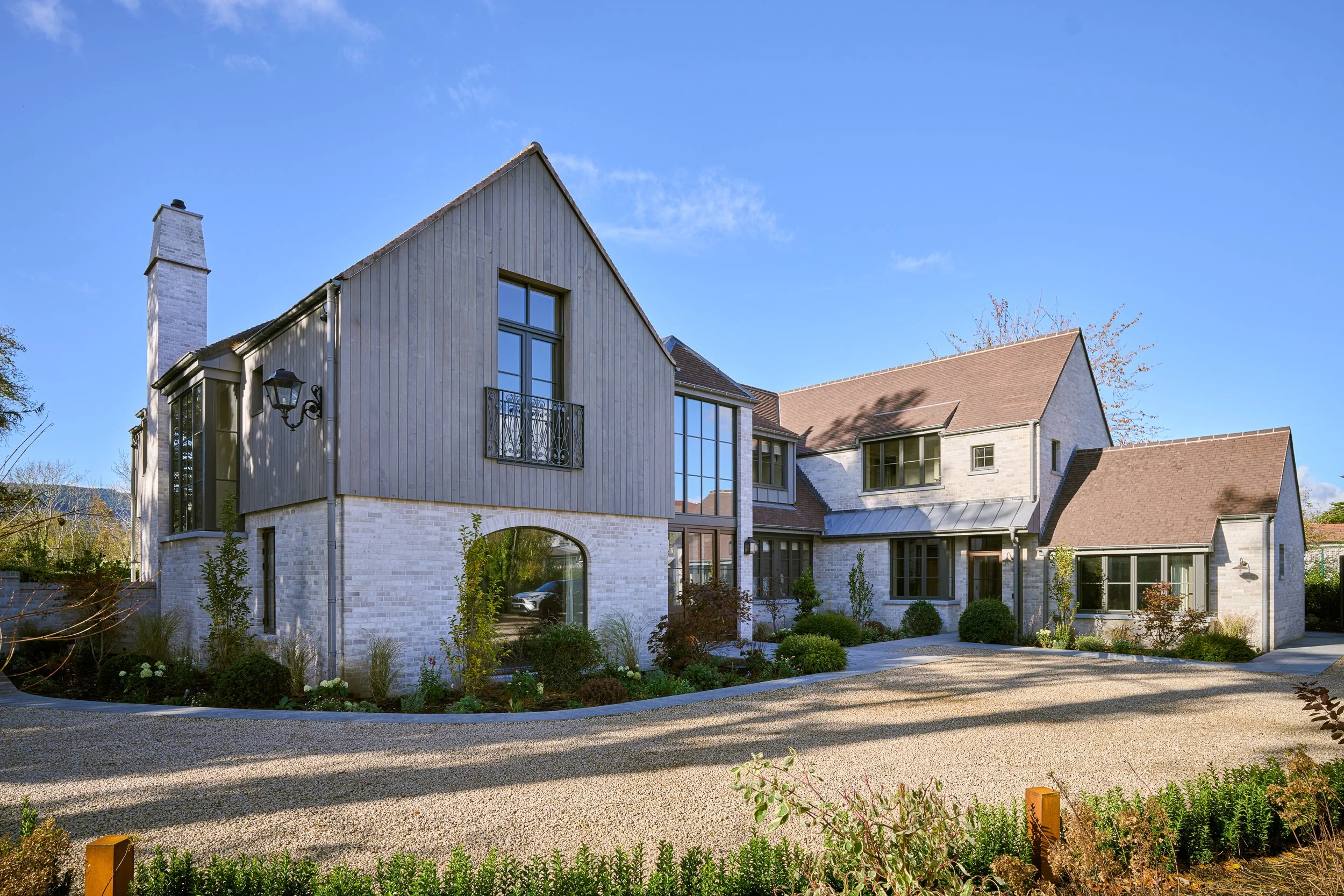 Lota Ext 7 V1 4500px.jpg