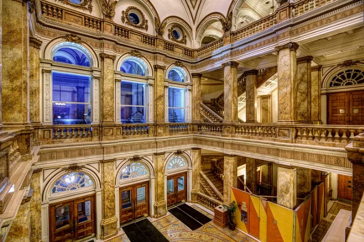 Milwaukee Public Library.jpg