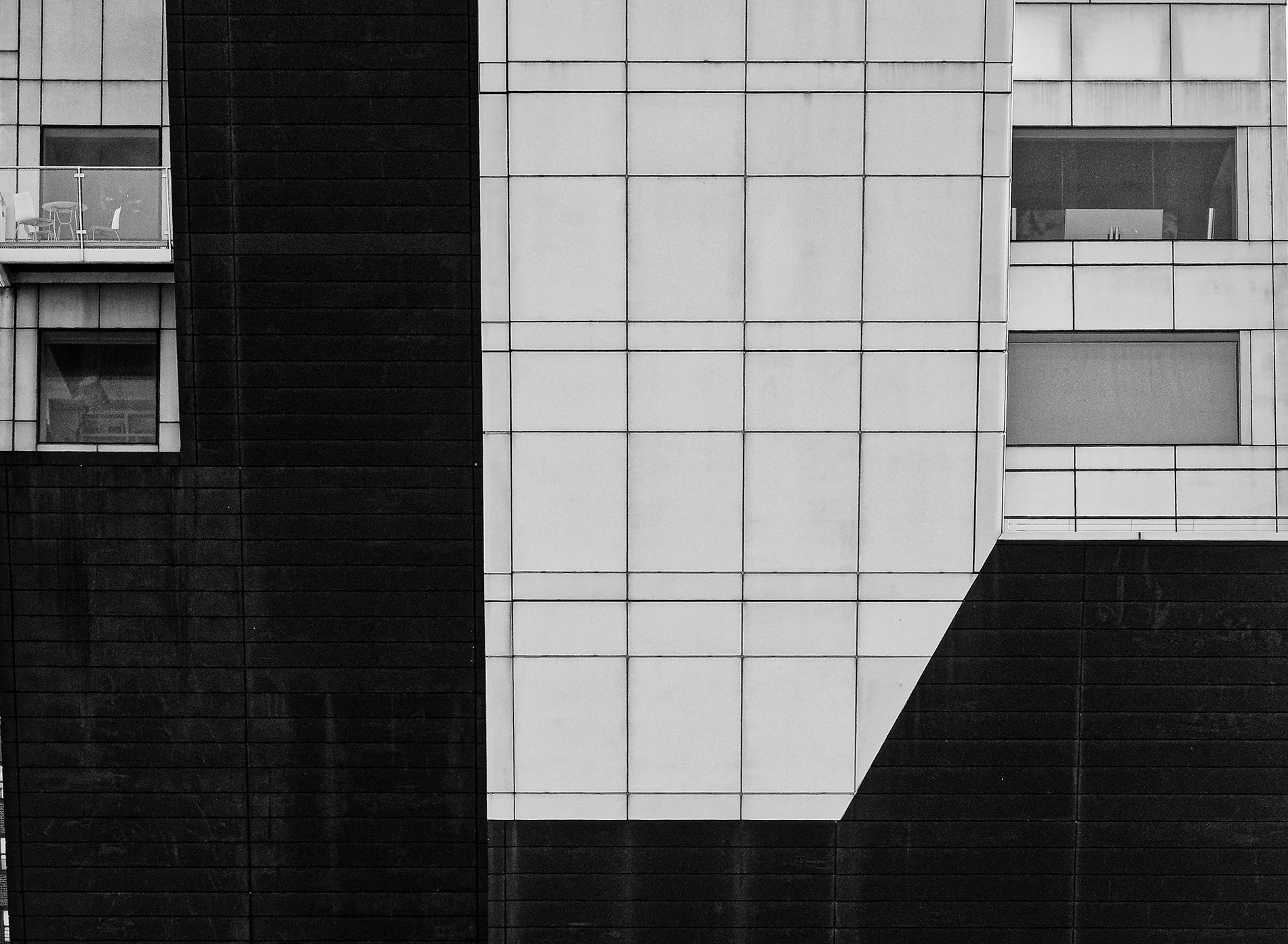 Black And White, Manhattan