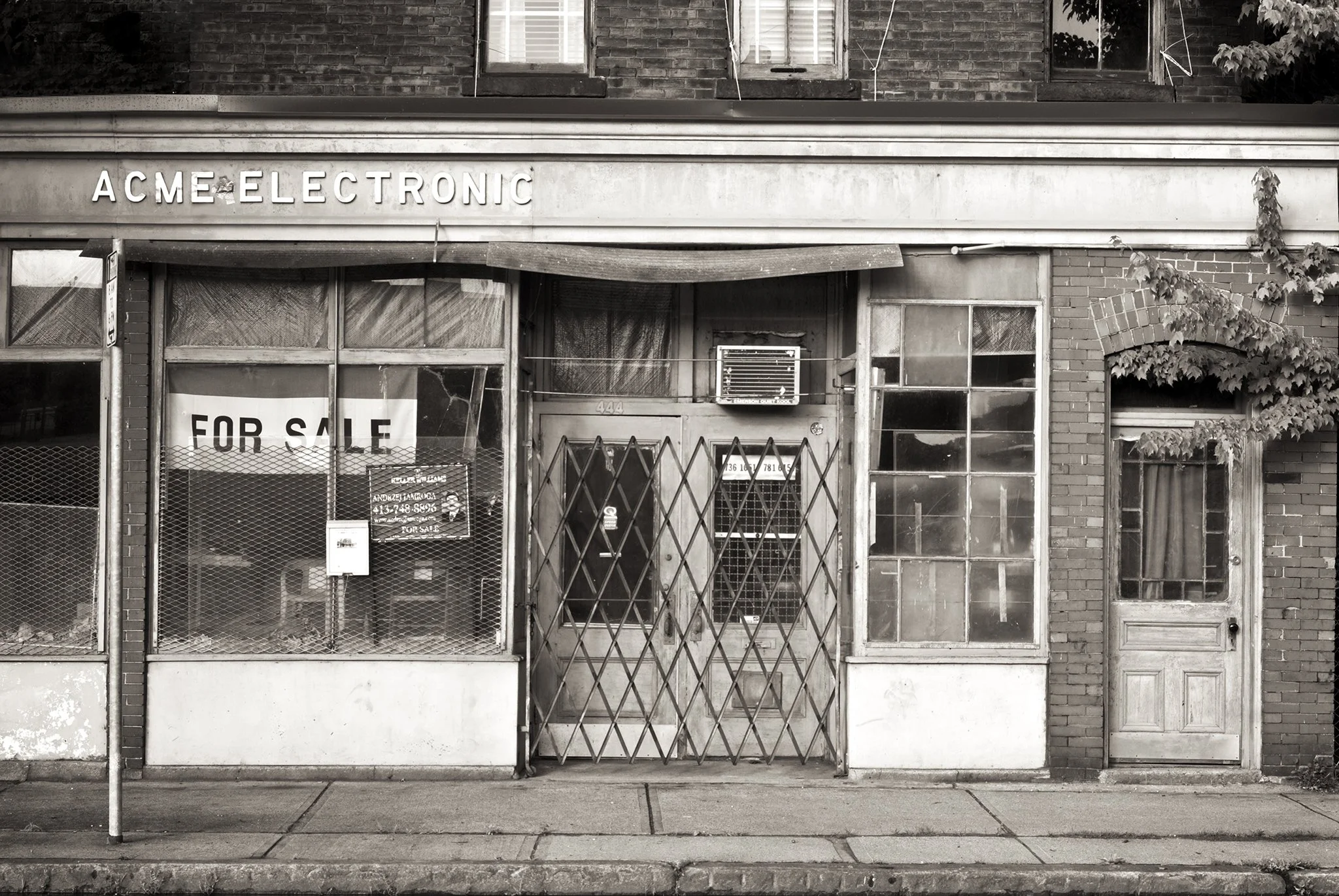 Acme Electronics, Springfield, Massachusetts