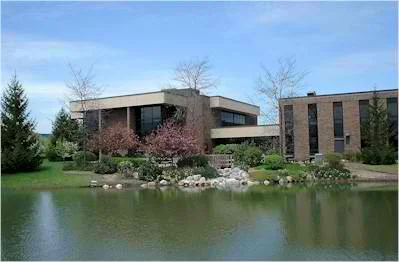 900 – 950 Busch Parkway, Buffalo Grove, IL