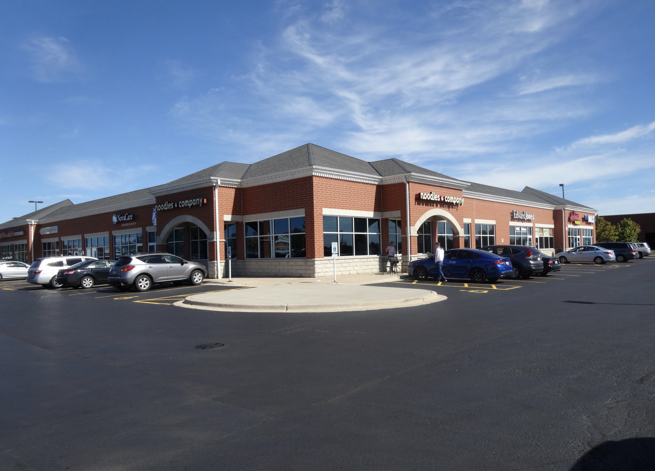 881 – 905 S. Randall Road, Elgin, IL