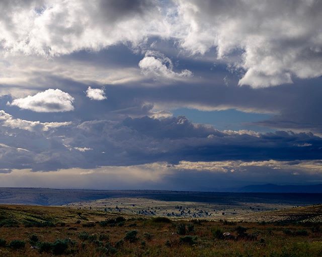 Oregon is a magical state, and its east side doesn't get the recognition it deserves. #oregonlove #roadtrip #fujifilm
.
.
.
.
.
#northwestcreatives #solotrip #cascadiaexplored #oregonnw #bestoforegon #bendoregon #artofvisuals #centraloregon #oregonli