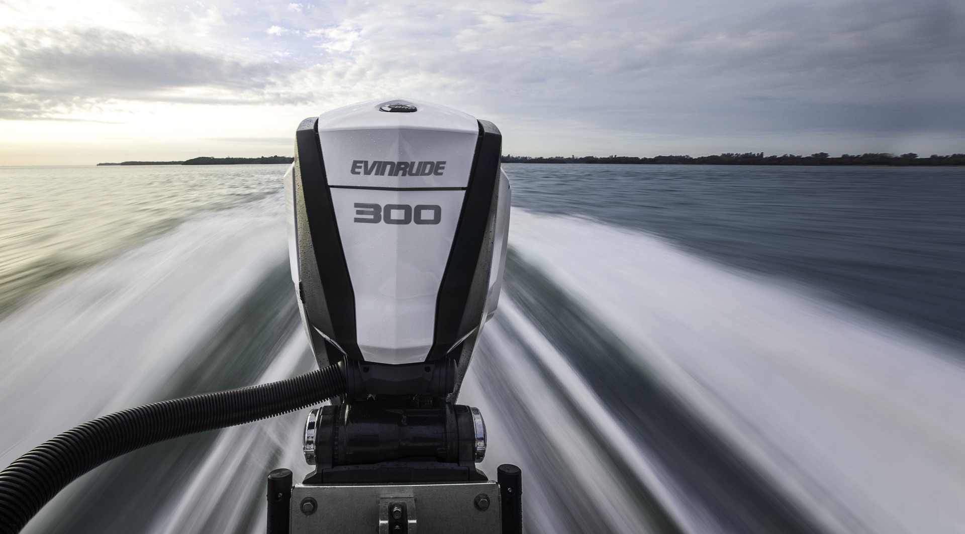 Integrated steering allows for a single rigging tube and a super clean look. 