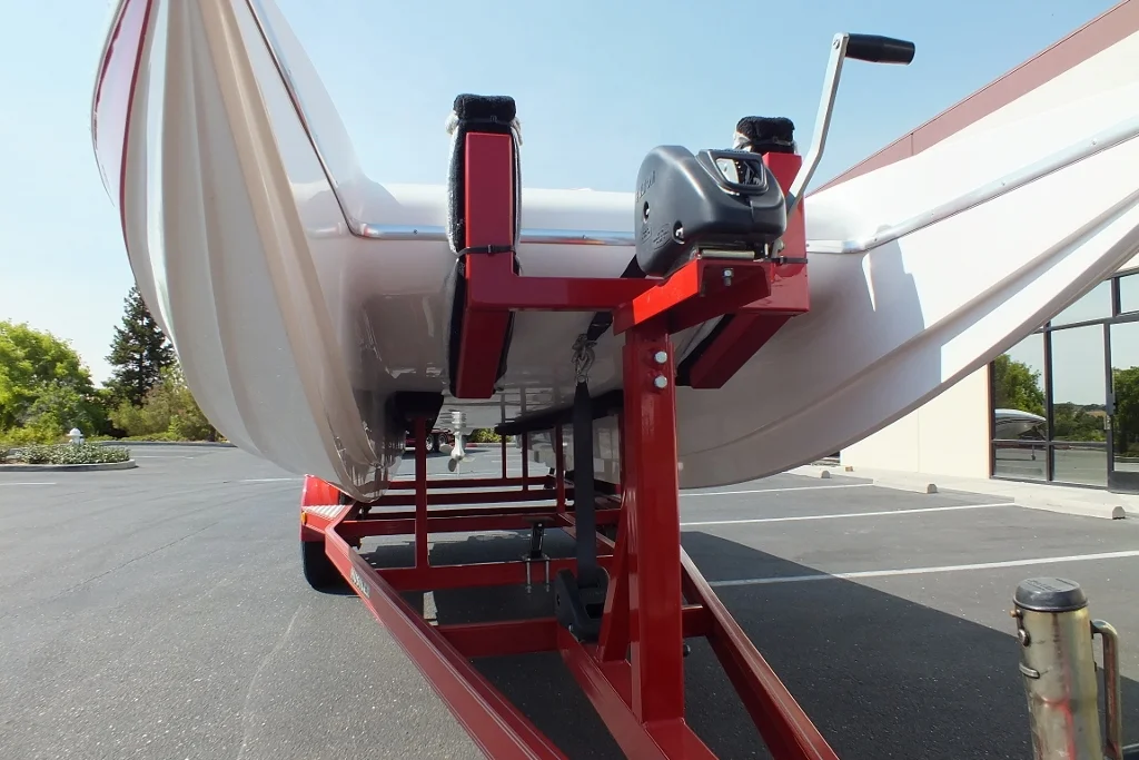 A true tunnel with no center pod, like this is a fast design, can slice waves well but is not as forgiving to drive than some of its center pod peers. This hull is a 21 Skater design, which utilizes asymmetrical tunnel designs in their current hulls. 