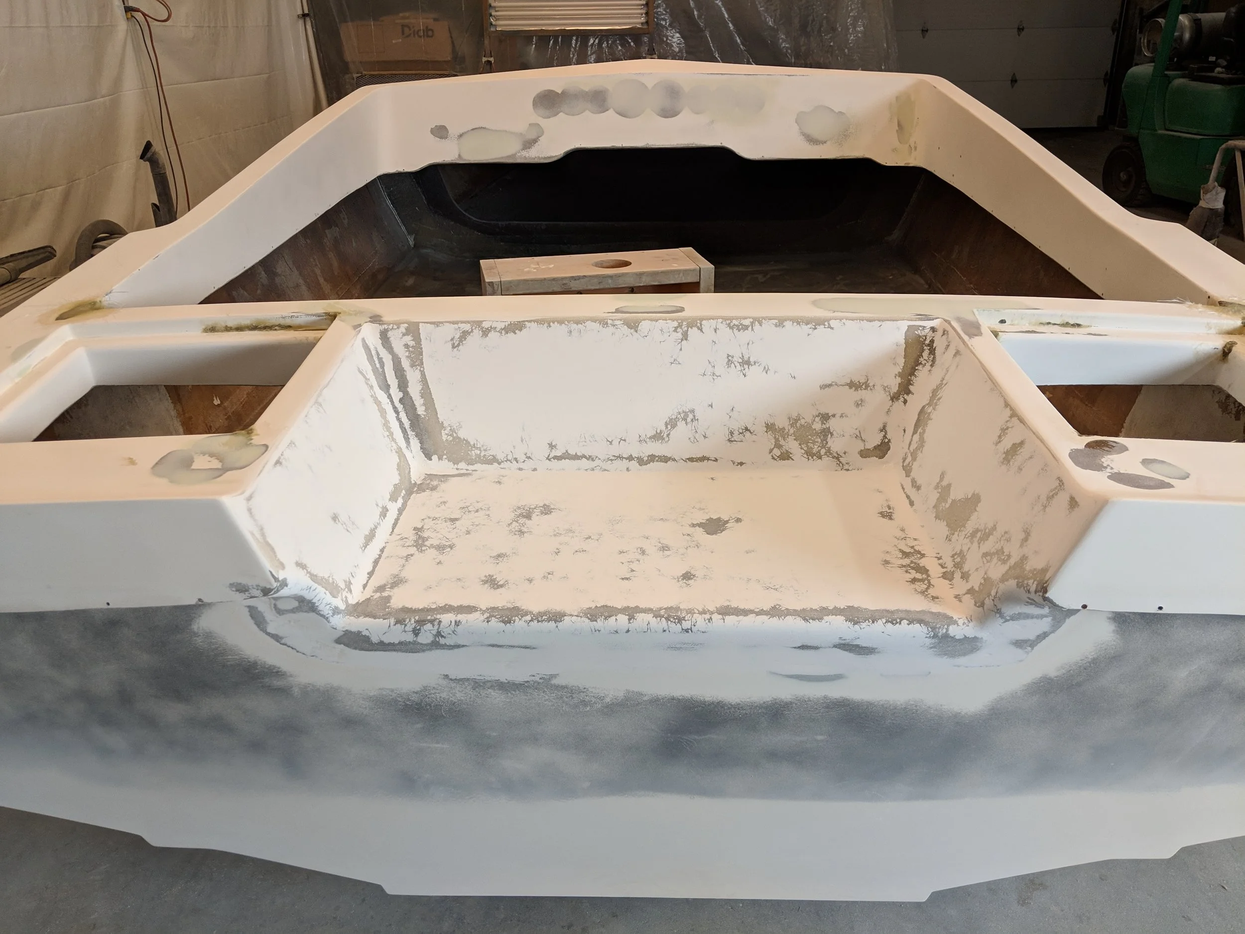 The smoothed out transom splash well. This provides a cleaner and stronger result.