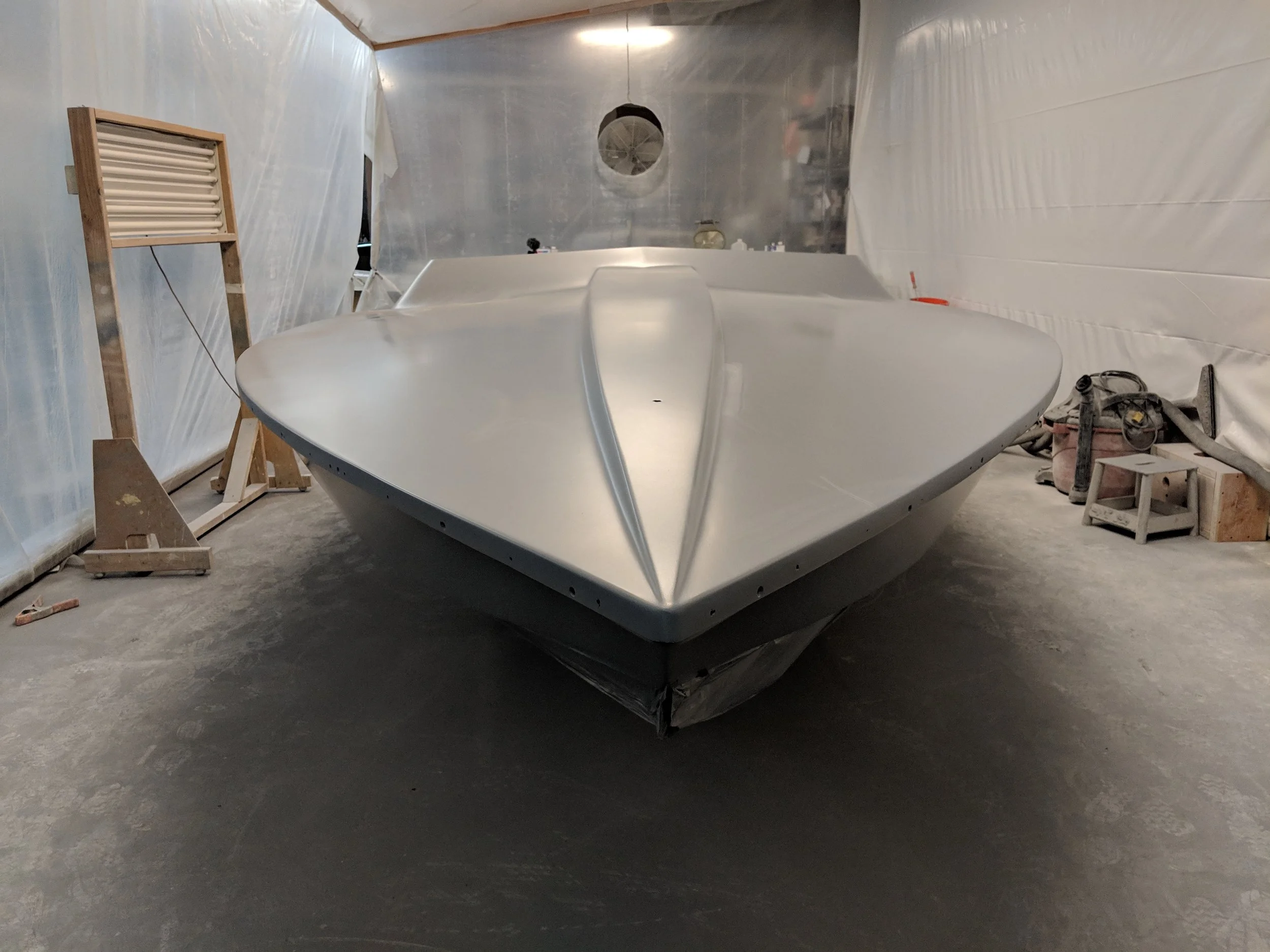 The deck looks really good. Even the sides are very straight, and there are no obvious waves or imperfections. The unique deck of the Activator makes it look really modern still. Very unique design.
