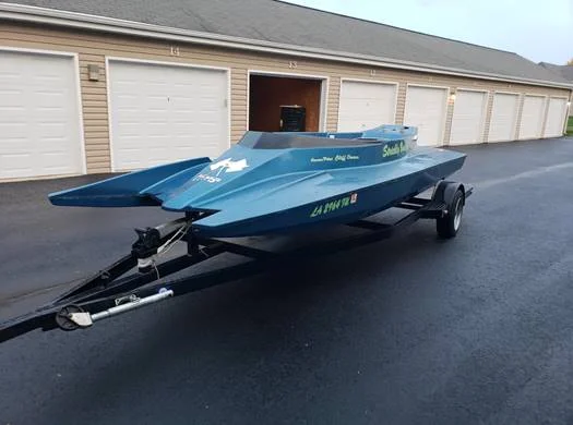 Nick found this Mirage through a friend. He knew going in that it needed everything, but the rarity and performance of the original Mirage hull makes them very worthwhile projects.