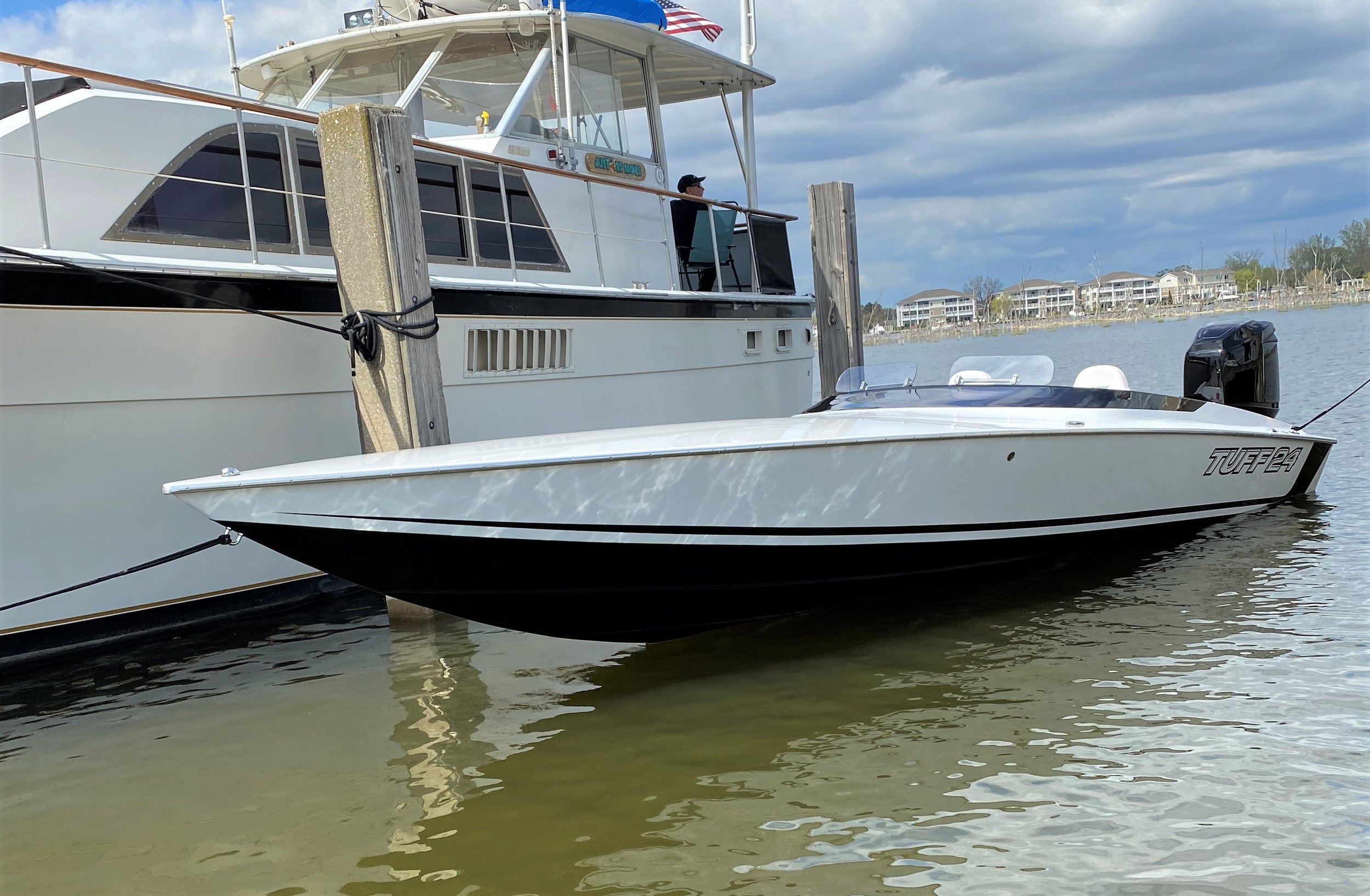 Tuff 24 in Michigan: Single Engine Performance Boat That Hauls the Family