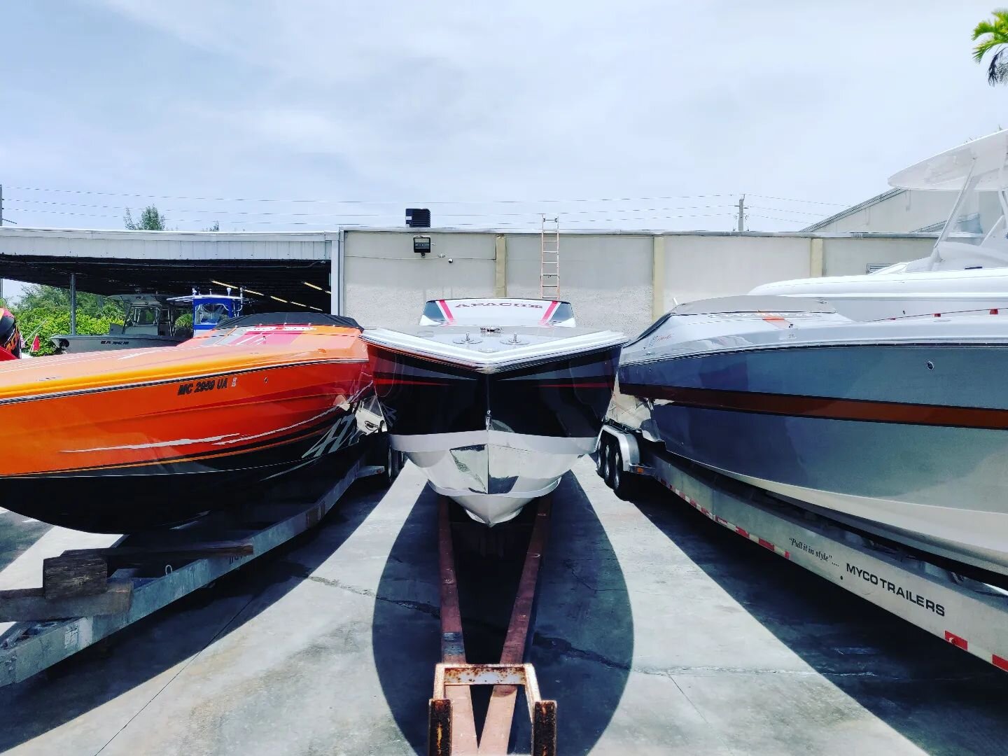 I like this picture for some reason. Some classic offshore boats hanging around. #wavetowave #fastboats #apachepowerboats #cigaretteracing