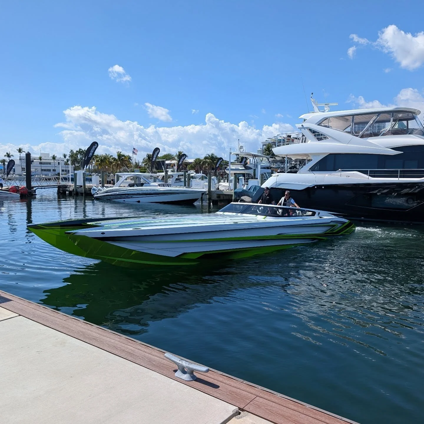 Outerlimits SC46 open. That's a lot of carbon fiber. 
#wavetowave #fastboats #mercuryracing #outerlimitspowerboats