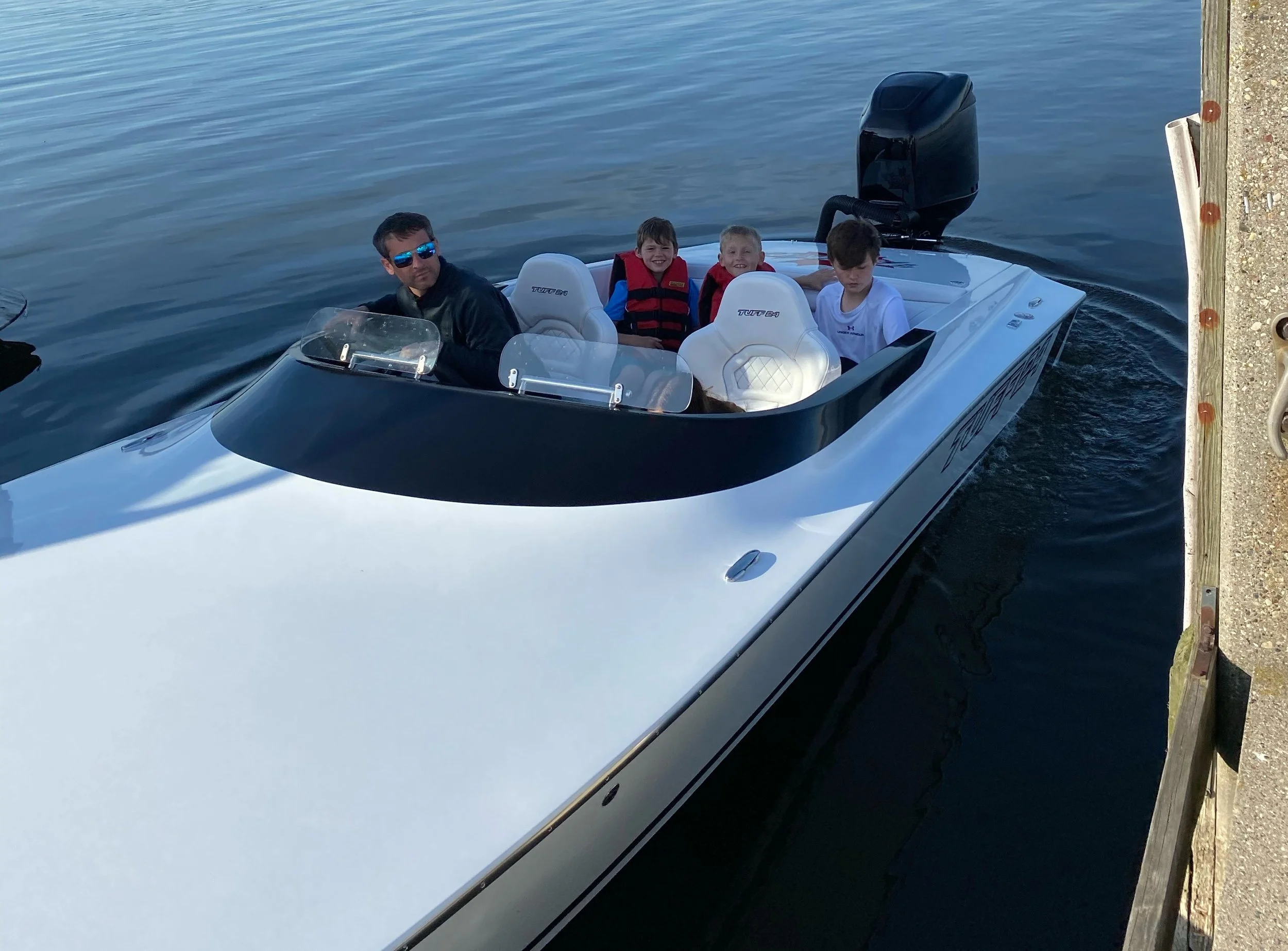 Tuff 24 in Michigan: Single Engine Performance Boat That Hauls the ...