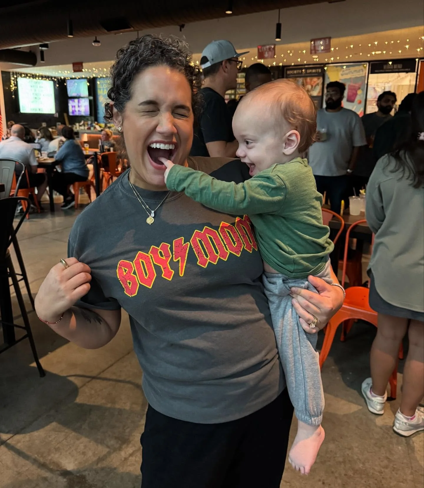 baby sibling is a BOY, which makes me an official boy mom. my loins are girded. MILLER BROTHERS INCOMING!!!!!!!!! 💙💙💙💙💙💙💙