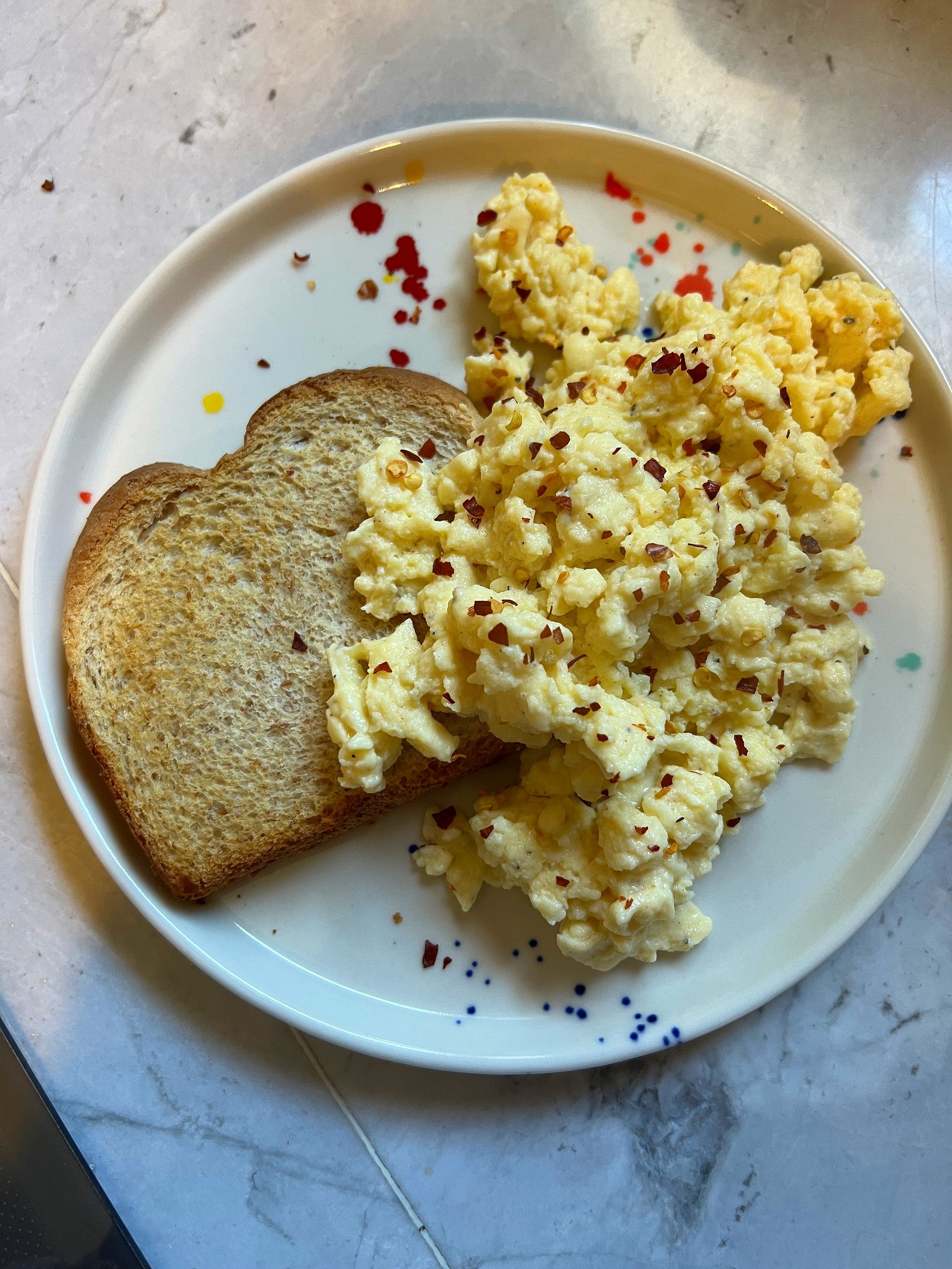 The Fluffiest Cottage Cheese Scrambled Eggs — emmasthing