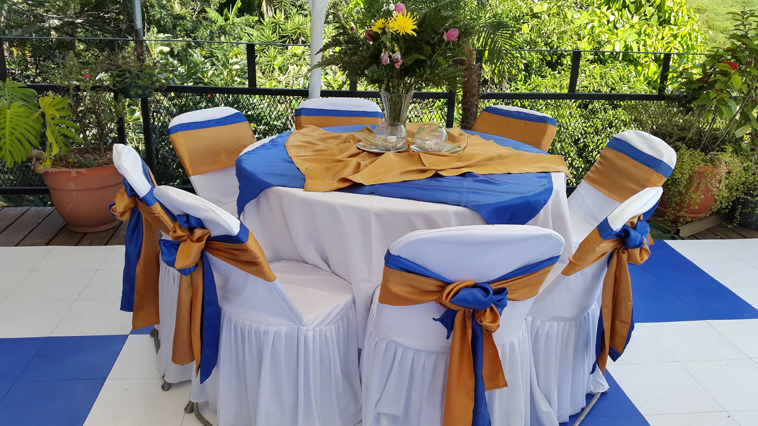 mesas y manteles.jpg