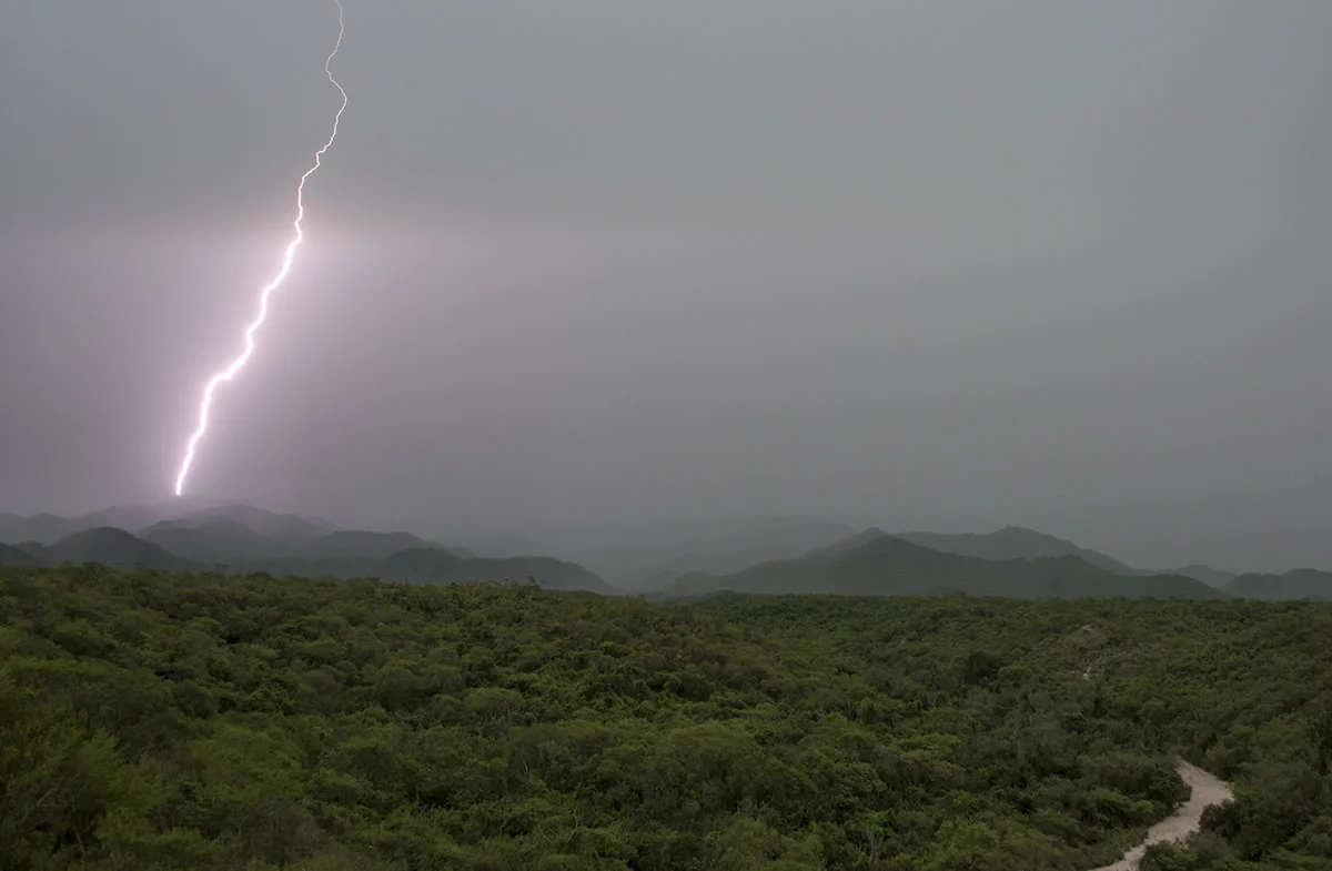 12_lightning.jpg