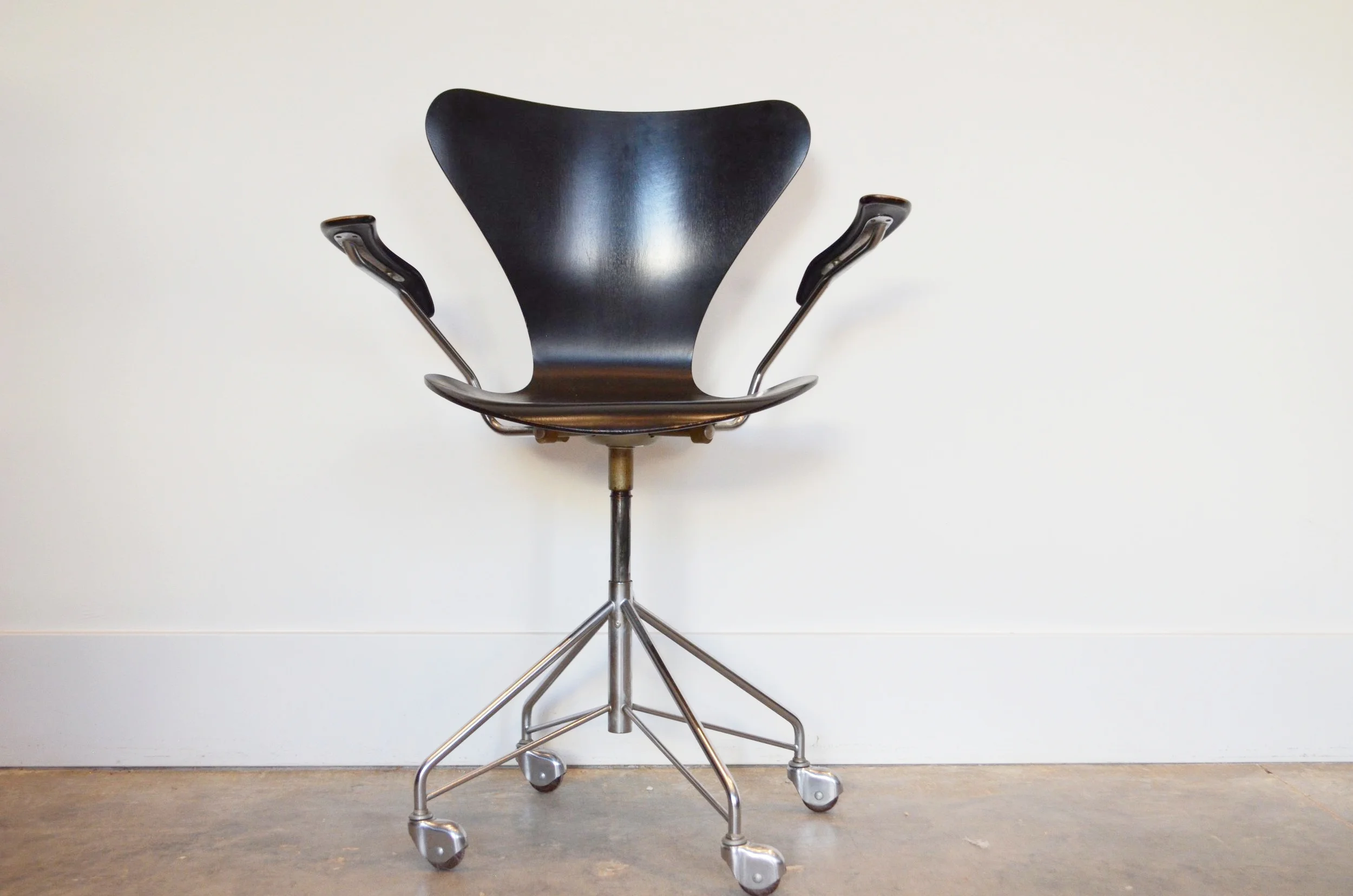 *first edition* Arne Jacobsen "ant" desk chair