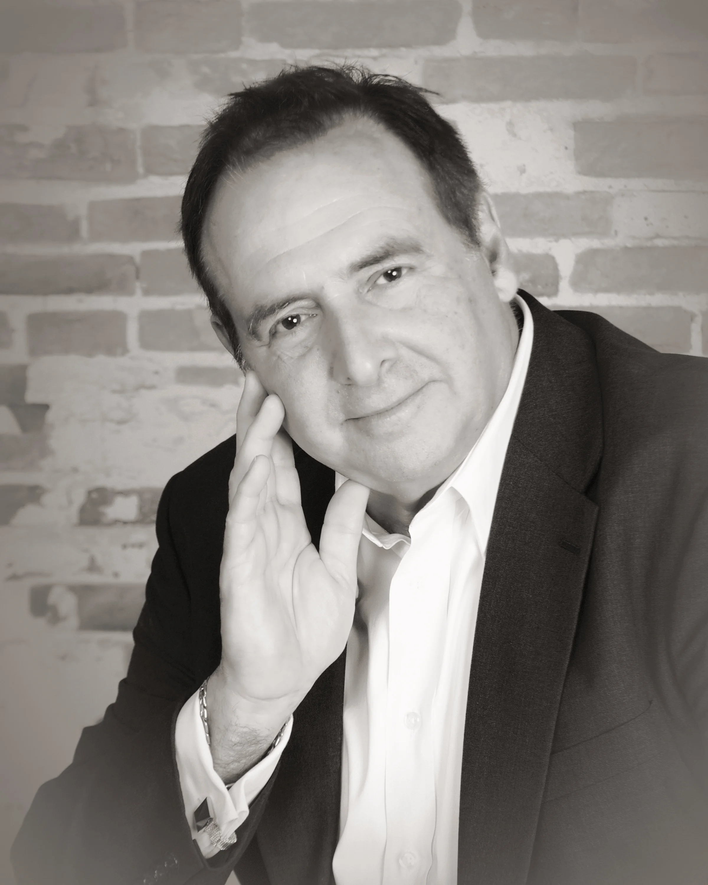 Seb Portrait w.hand.jpg