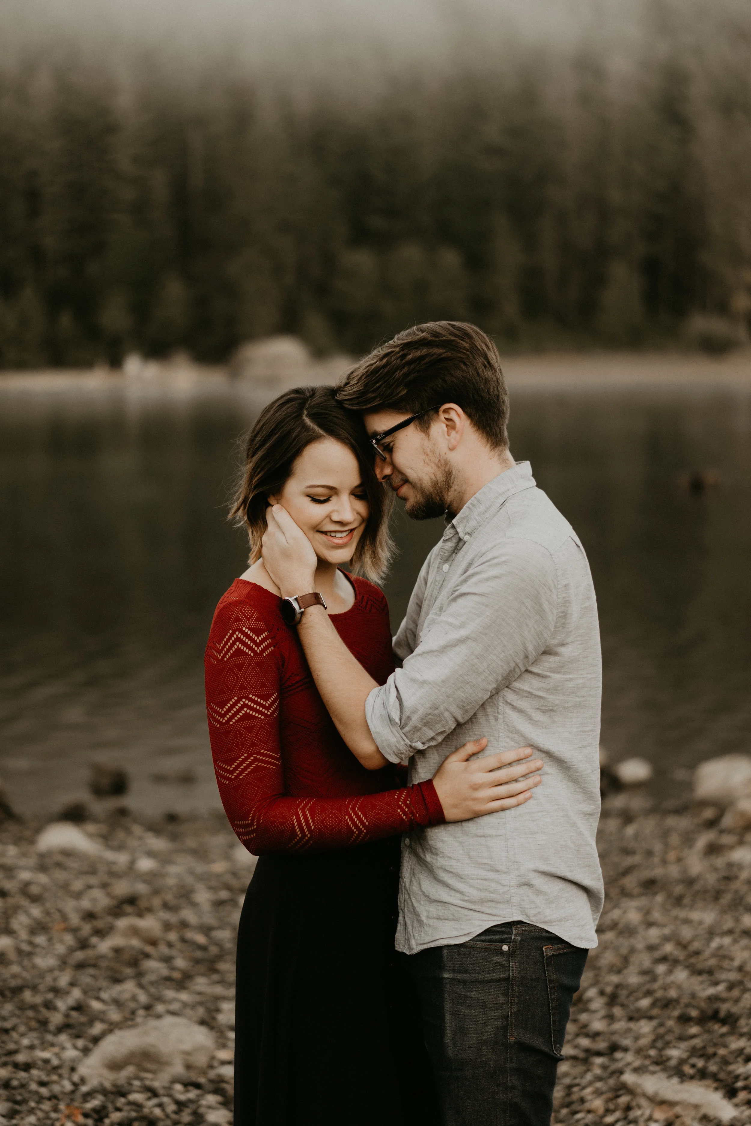 Rattlesnake Lake engagement photos on a foggy morning that is very pacific northwest