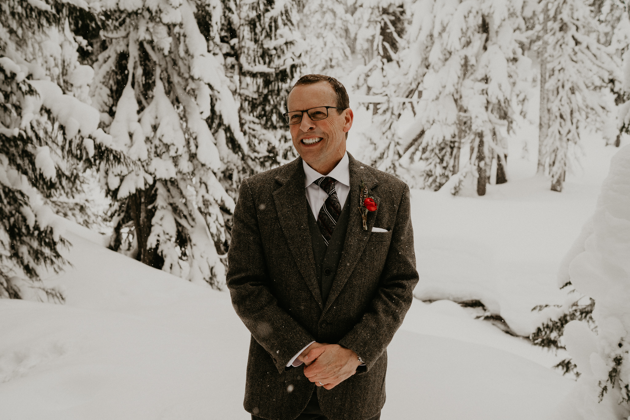 Mount-Rainier-Snow-Winter-Elopement-Adventure-Photographer2-64.jpg