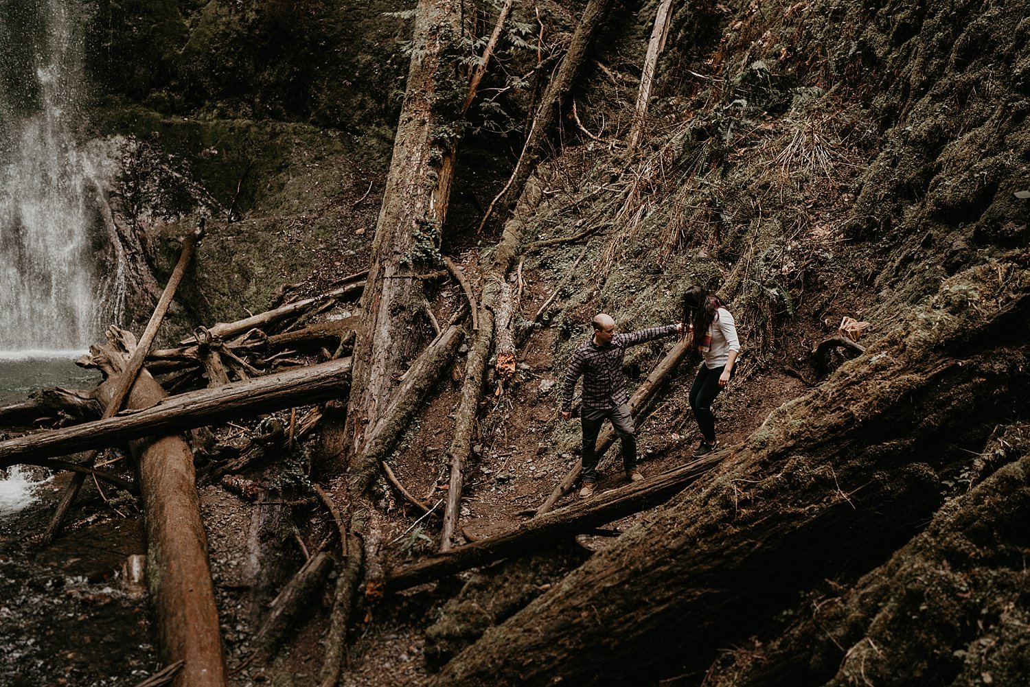 Lake-Crescent-Mount-Storm-King-Hiking-Adventure-Engagement-Seattle-Wedding-Photographer_0028.jpg