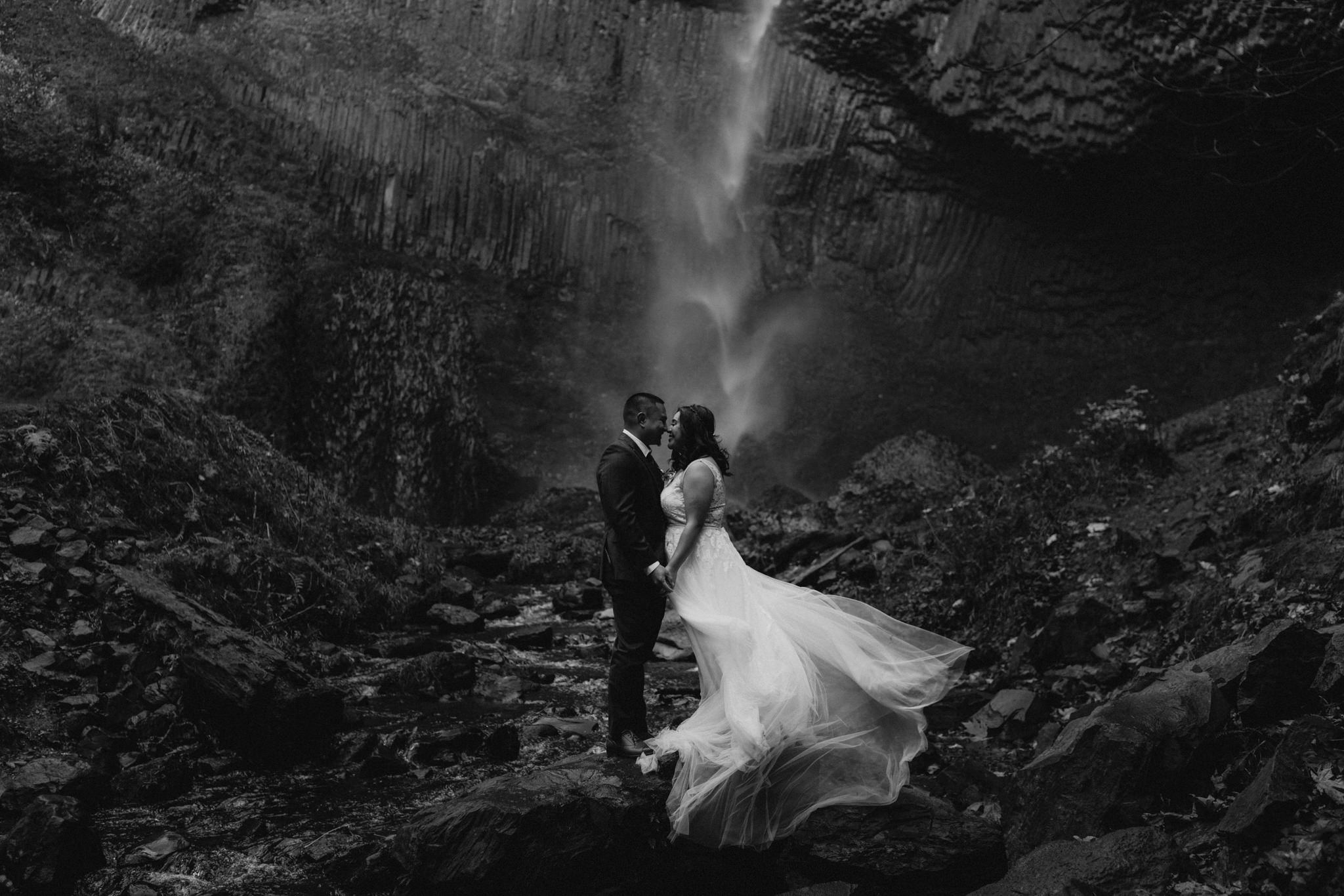 Oregon Waterfall Elopement Latourell Iceland