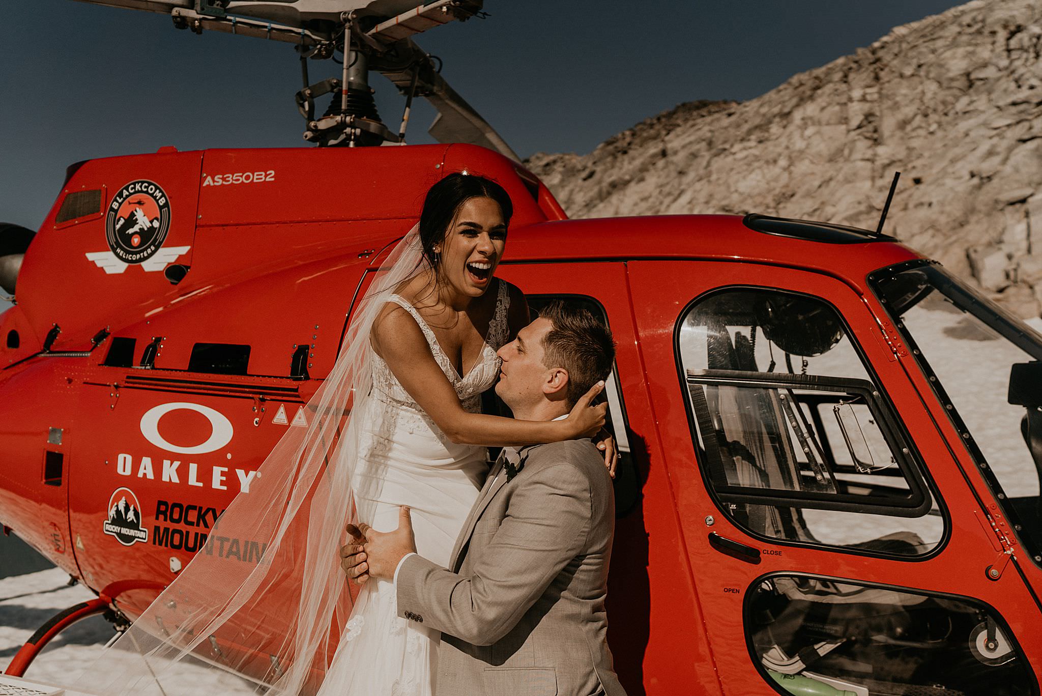 whistler-mountain-helicopter-elopement-wedding_0114.jpg