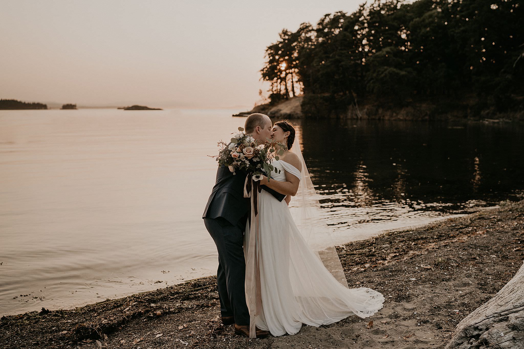 roche-harbor-wedding-san-juans-island-washington_0164.jpg