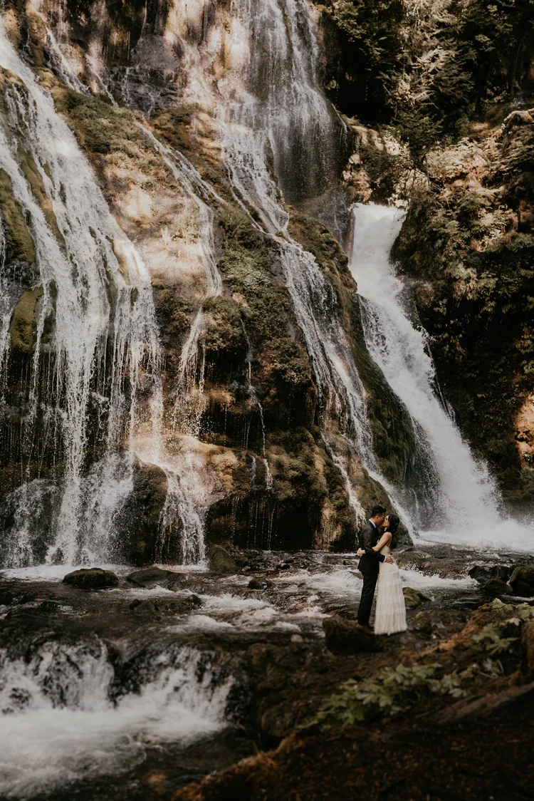 Gifford Pinchot adventure elopement by panther creek waterfalls