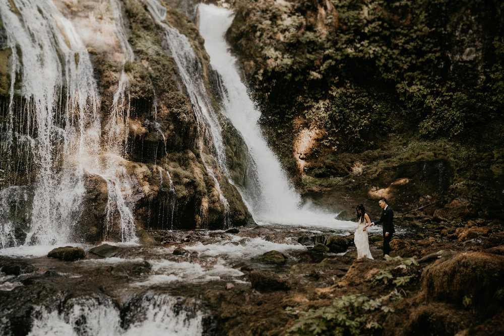 Gifford Pinchot adventure elopement by panther creek waterfalls