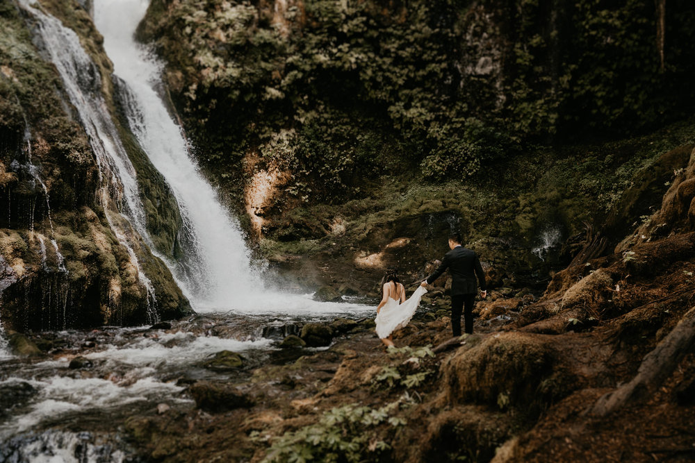 Gifford Pinchot adventure elopement by panther creek waterfalls