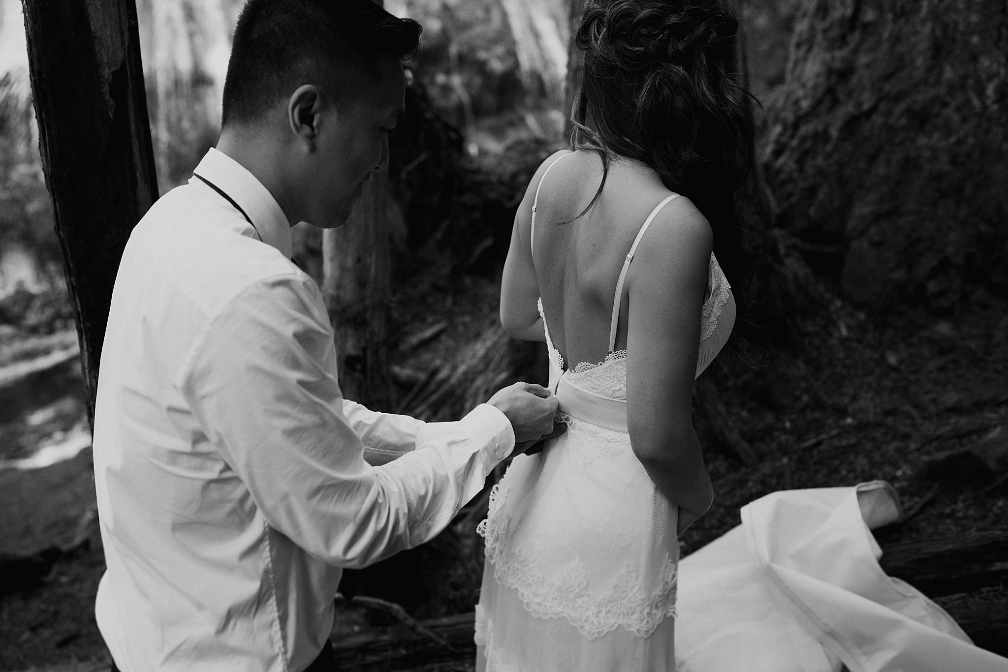 pnw-forest-waterfalls-elopement_0048.jpg
