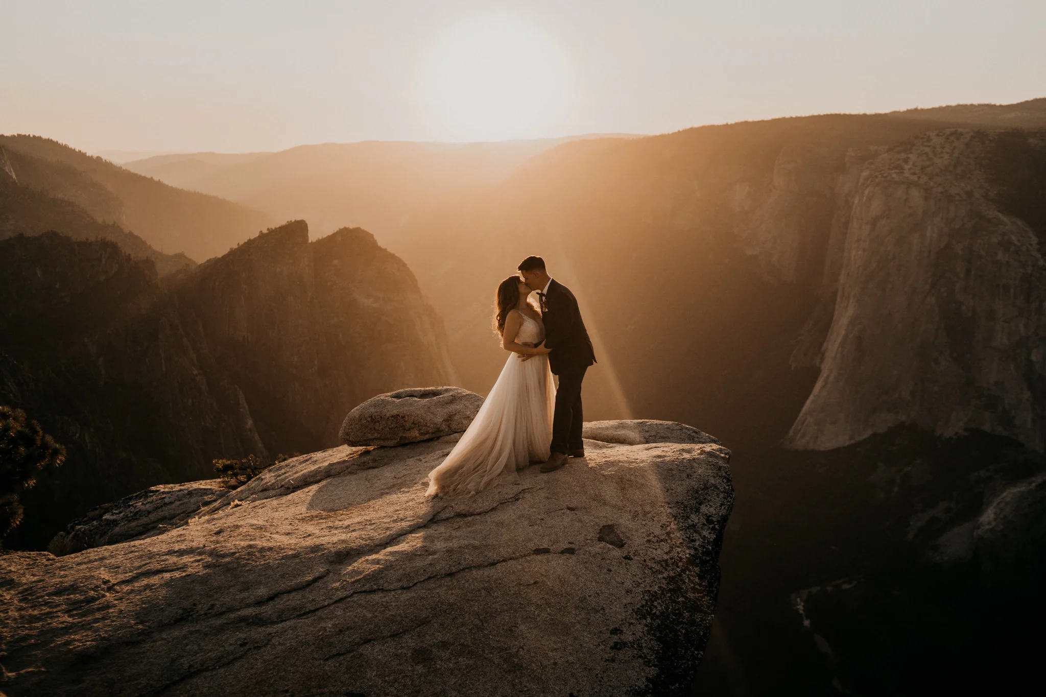 yosemite-glacier-point-el-capitan-half-dome-elopement-1.jpg