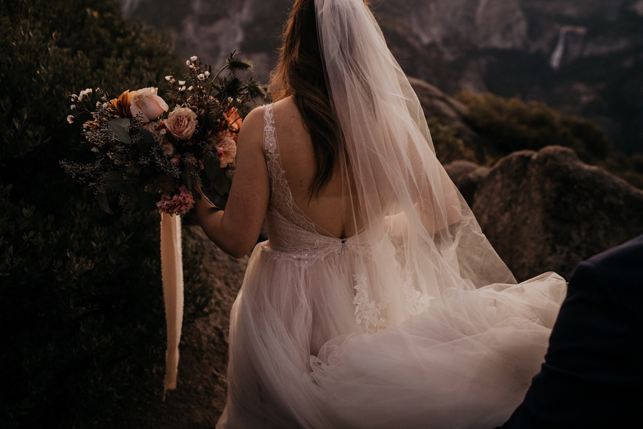Yosemite-Adventure-Elopement-Taft-Glacier-Point-11.jpg