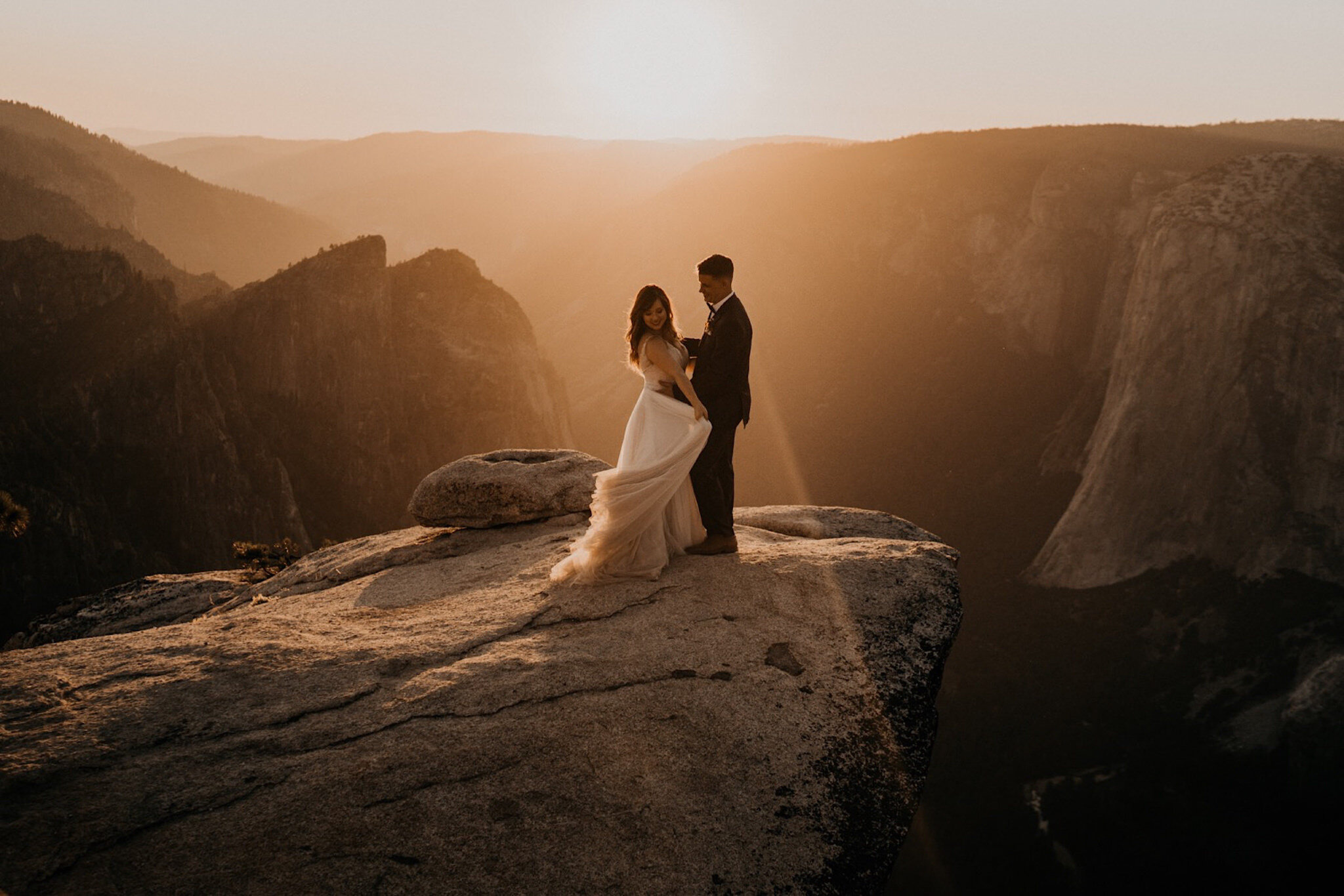 Hanging rock at Yosemite National Park wedding and elopement