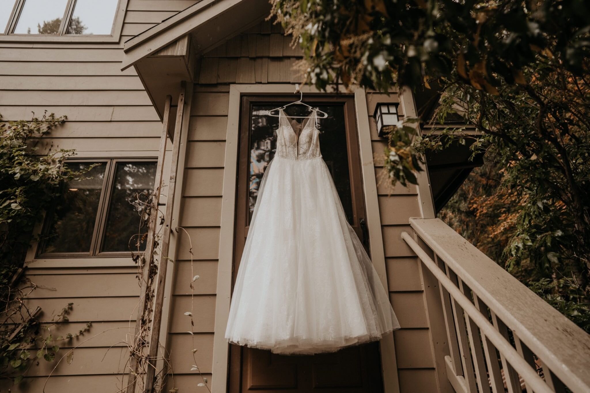 Washington Waterfall and Mountain Elopement Photographer