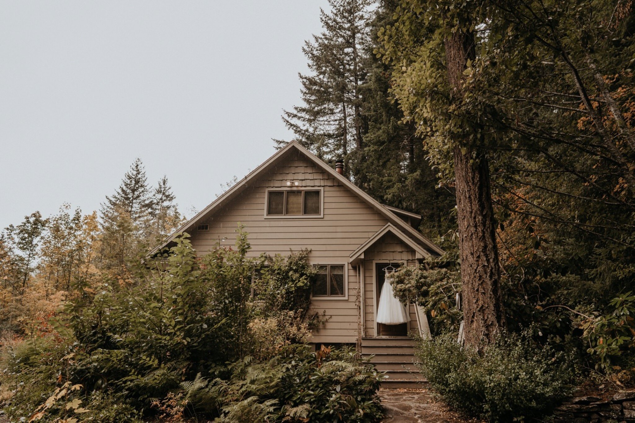 Washington Waterfall and Mountain Elopement Photographer