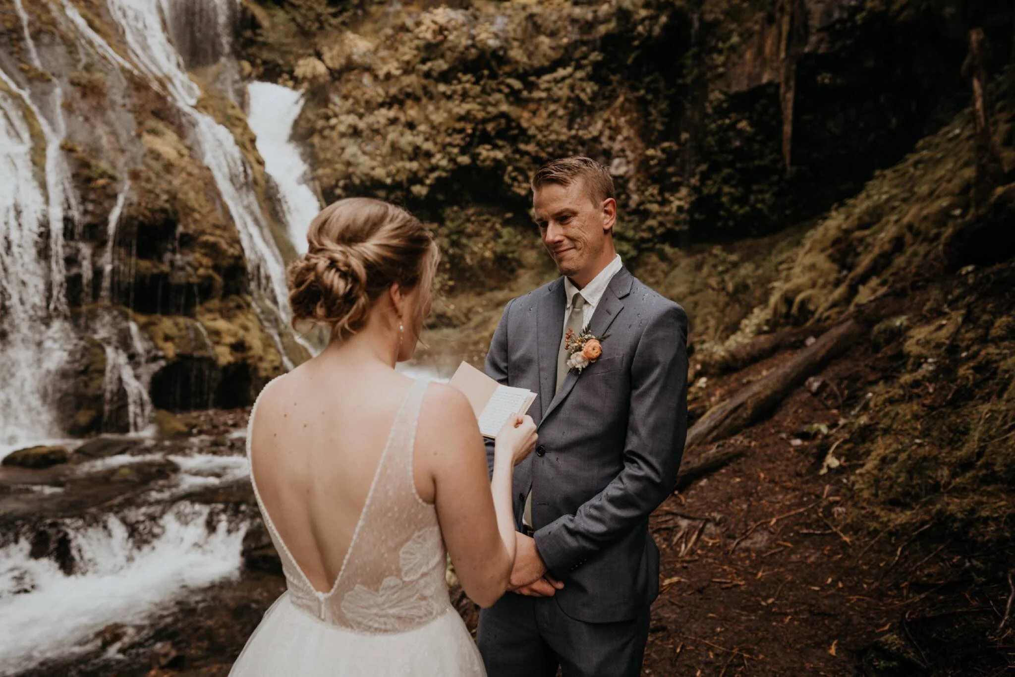 Washington Waterfall and Mountain Elopement Photographer