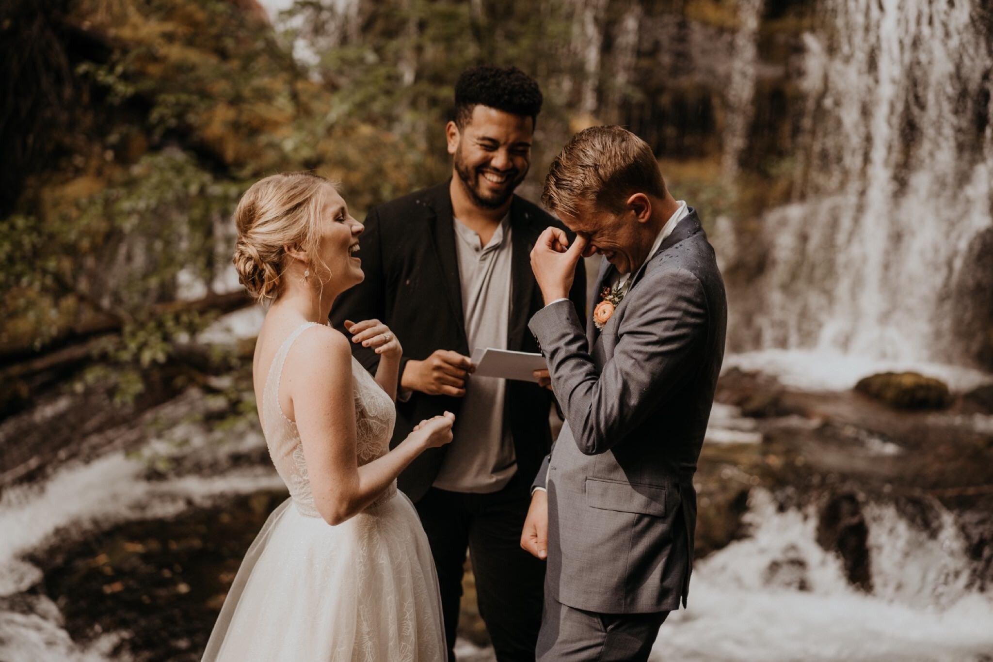 Washington Waterfall and Mountain Elopement Photographer