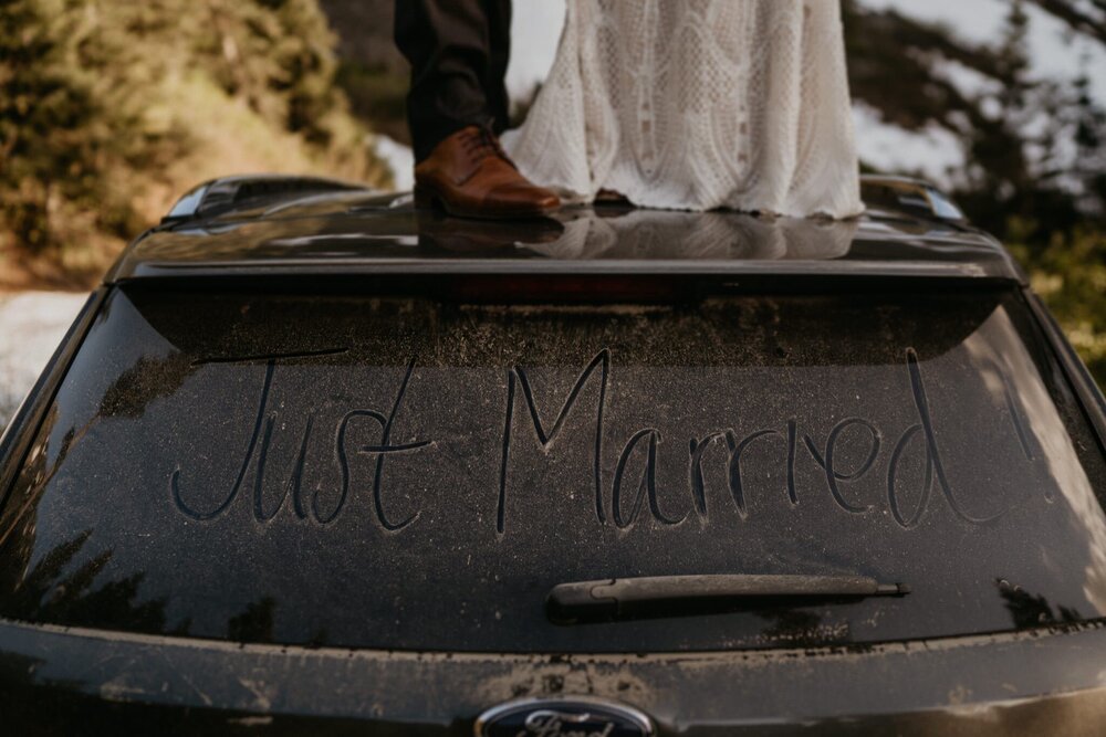 Unique Elopement Ideas: Just Married Sign