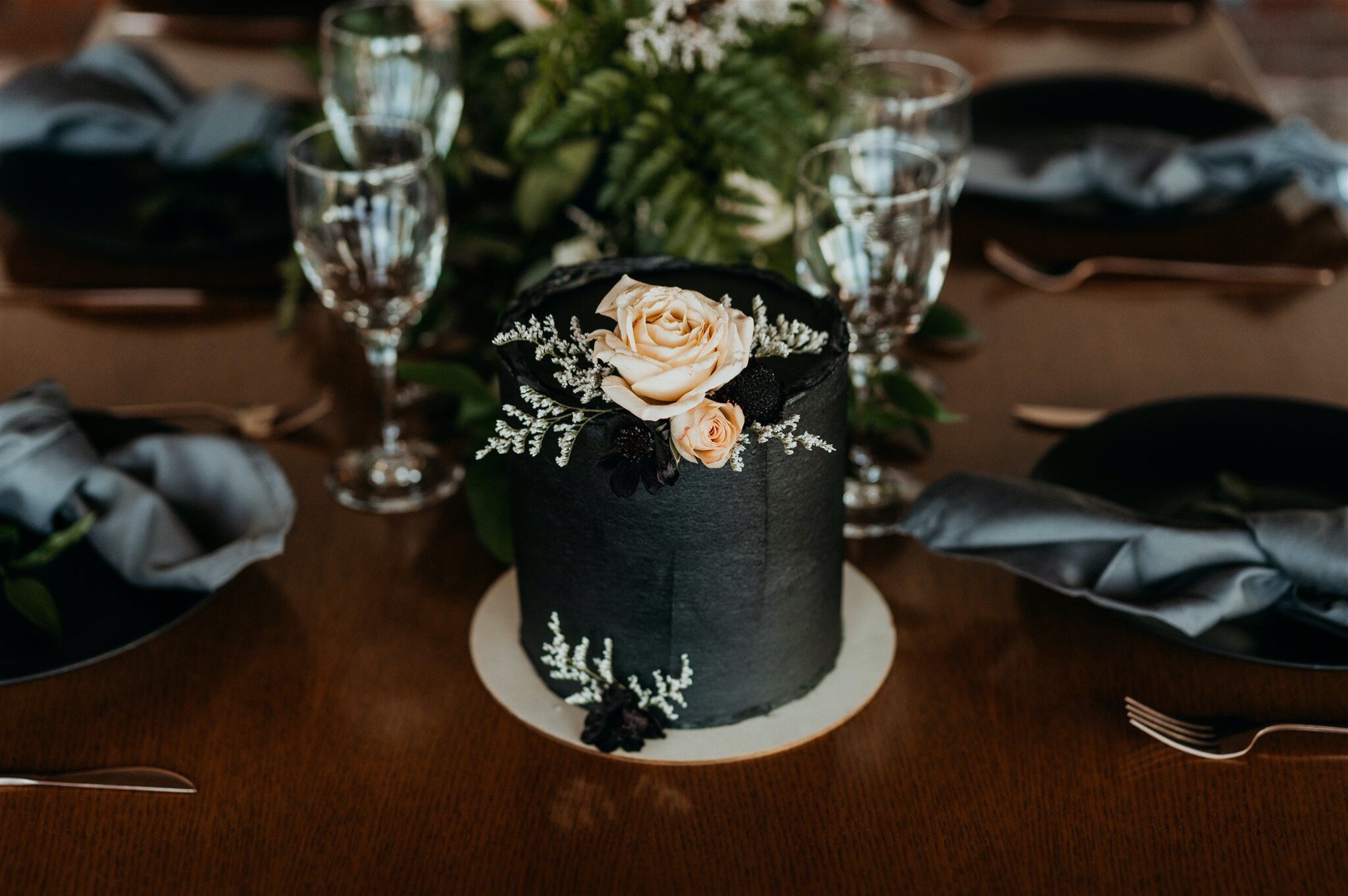 Elopement Wedding Cake and Florals