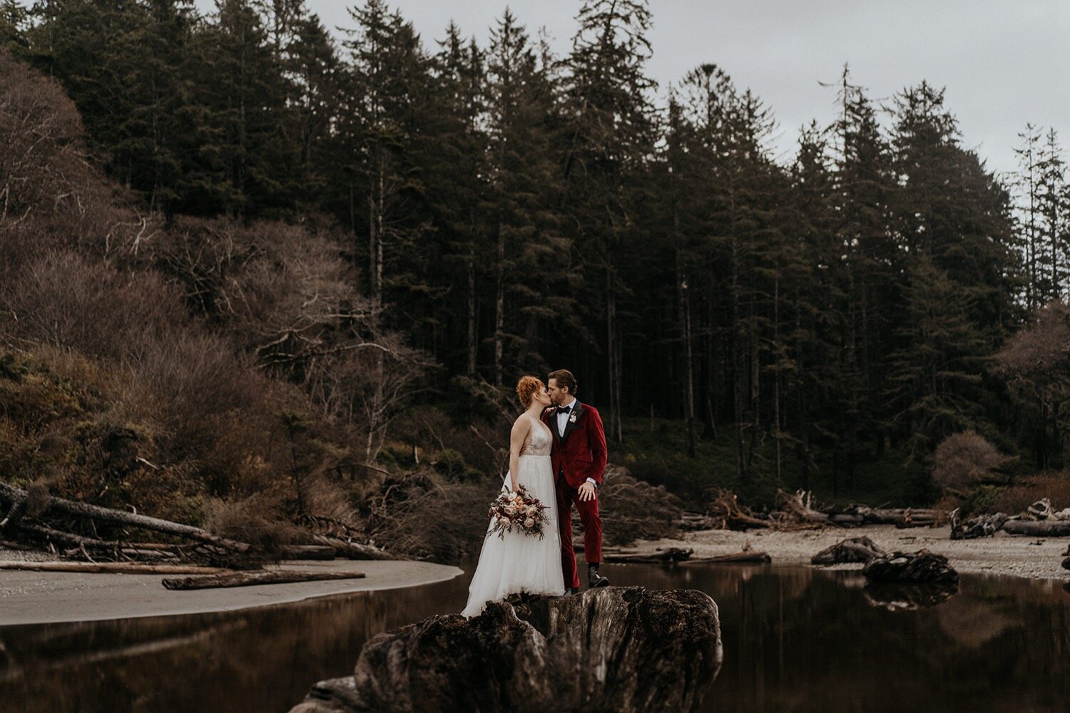 Beautiful-Winter-Elopement-in-Olympic-National-Park's-Hoh-Rainforest-66.jpg